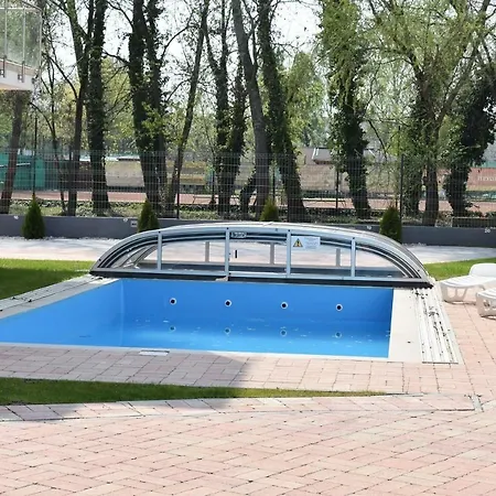 Borka Medences Apartman Apartment